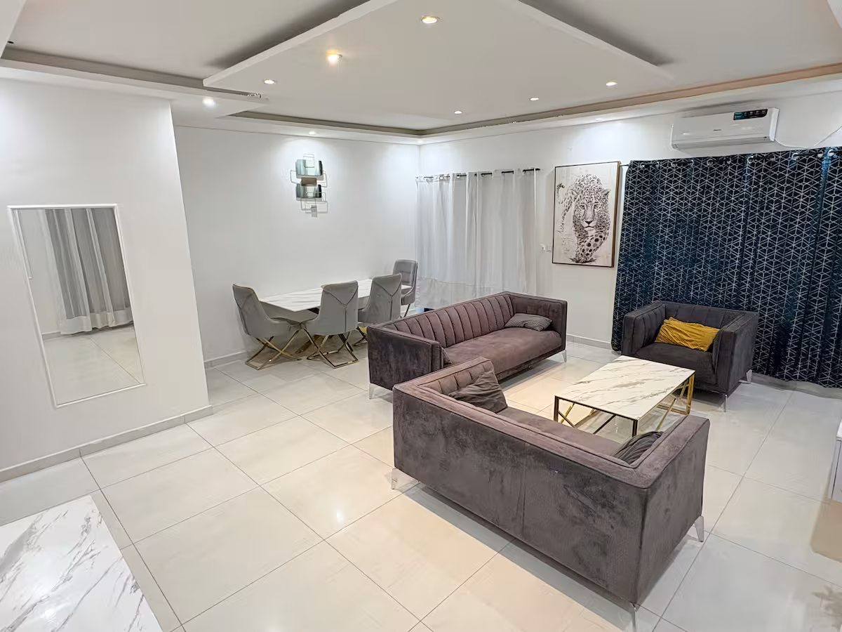 Intérieur meublé à Abidjan